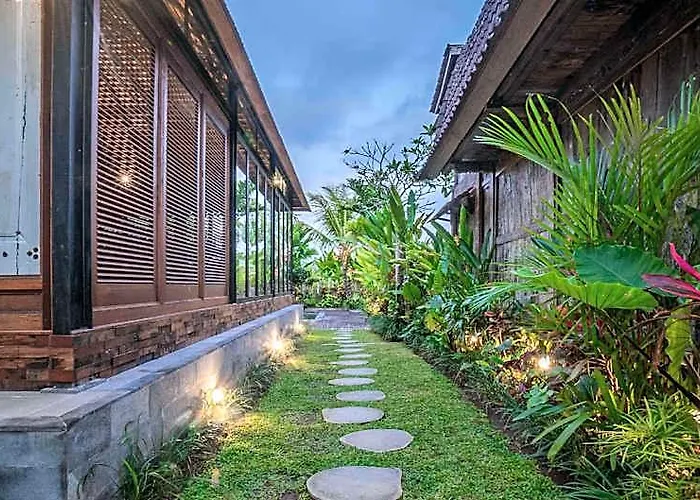 Belvilla Scenic Picturesque Near Monkey Forest ホテル バリ島